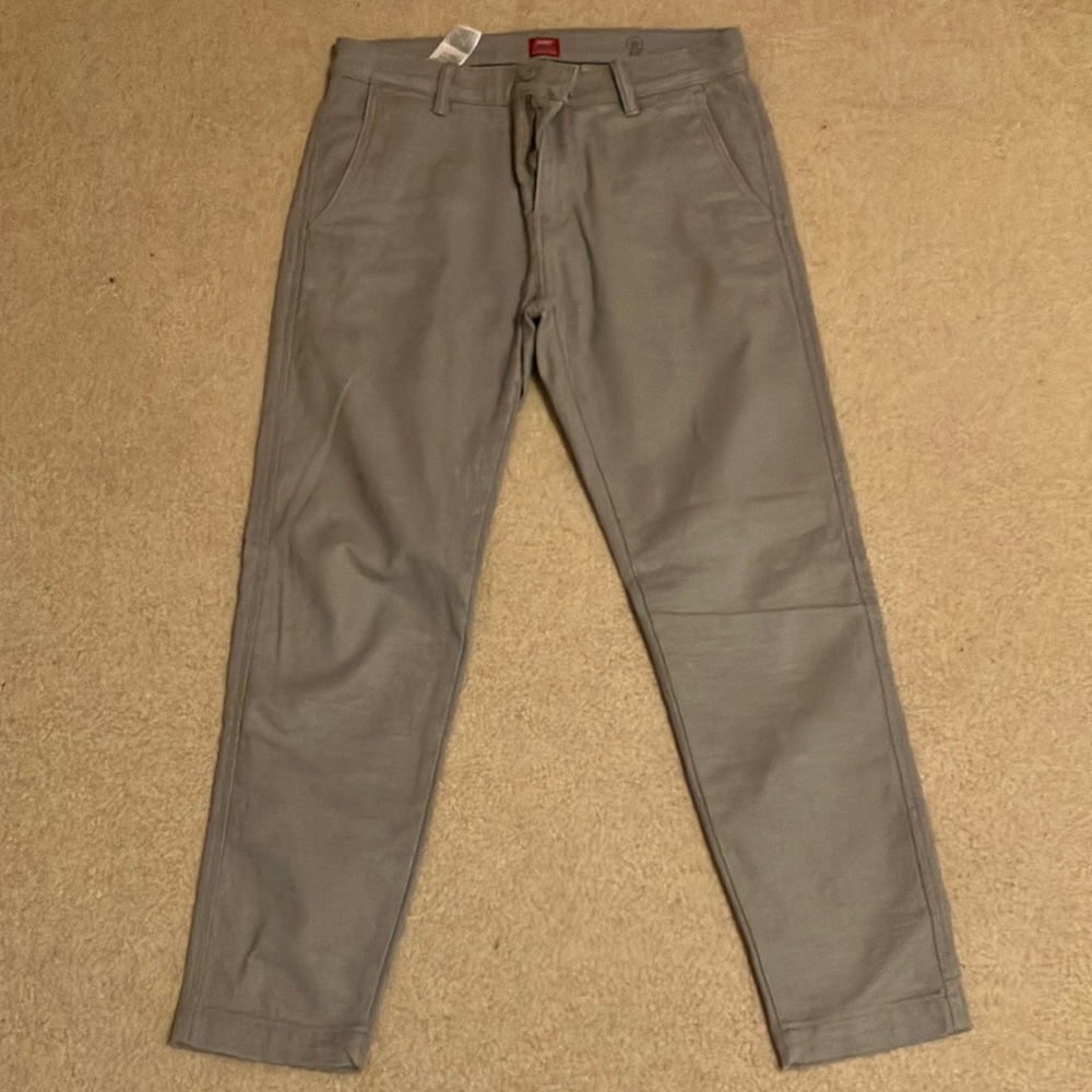 Levi's Gray Chinos Versatile Cotton Twill